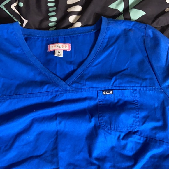 Scrub top - Picture 3 of 4